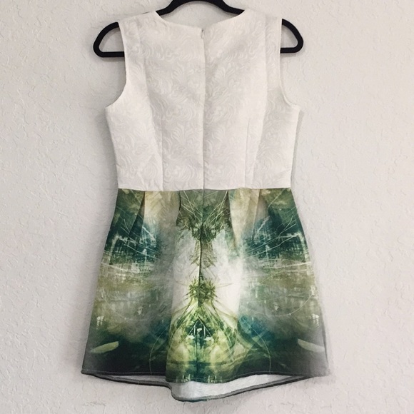 Beautiful Cocktail dress with giraffe design - Picture 2 of 2